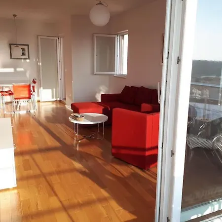 Lucija - Cozy Flat In The Center With A Sea View & Parking * Makarska