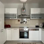 Lucija - Cozy Flat In The Center With A Sea View & Parking Apartment Makarska